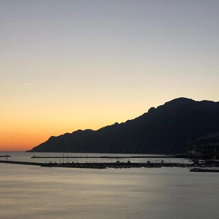 La Giulietta - Penthouse Apartment Salerno Bagian luar foto
